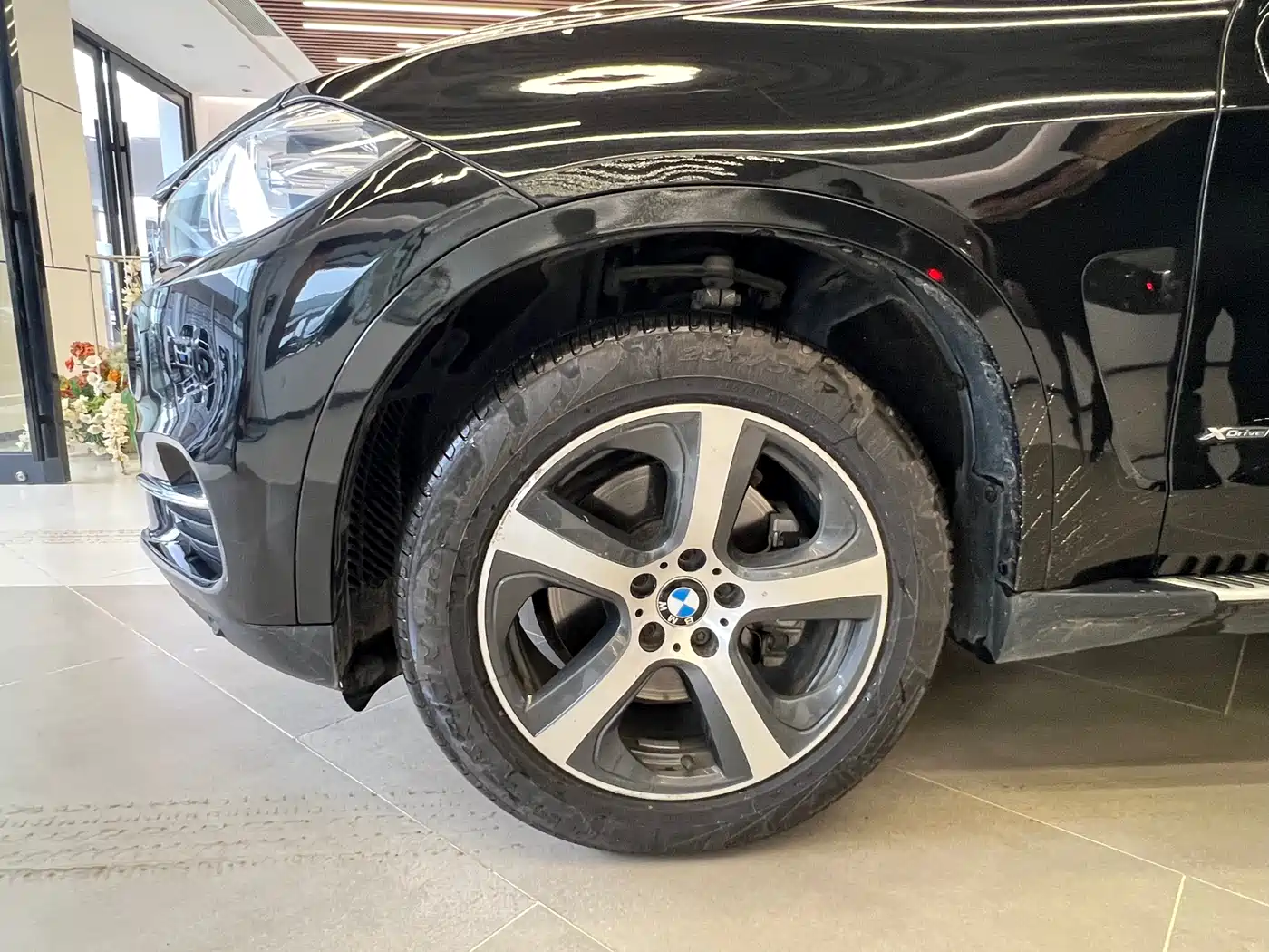 BMW X5 (Import) 2018 xDrive35i Elegant Model фото 4