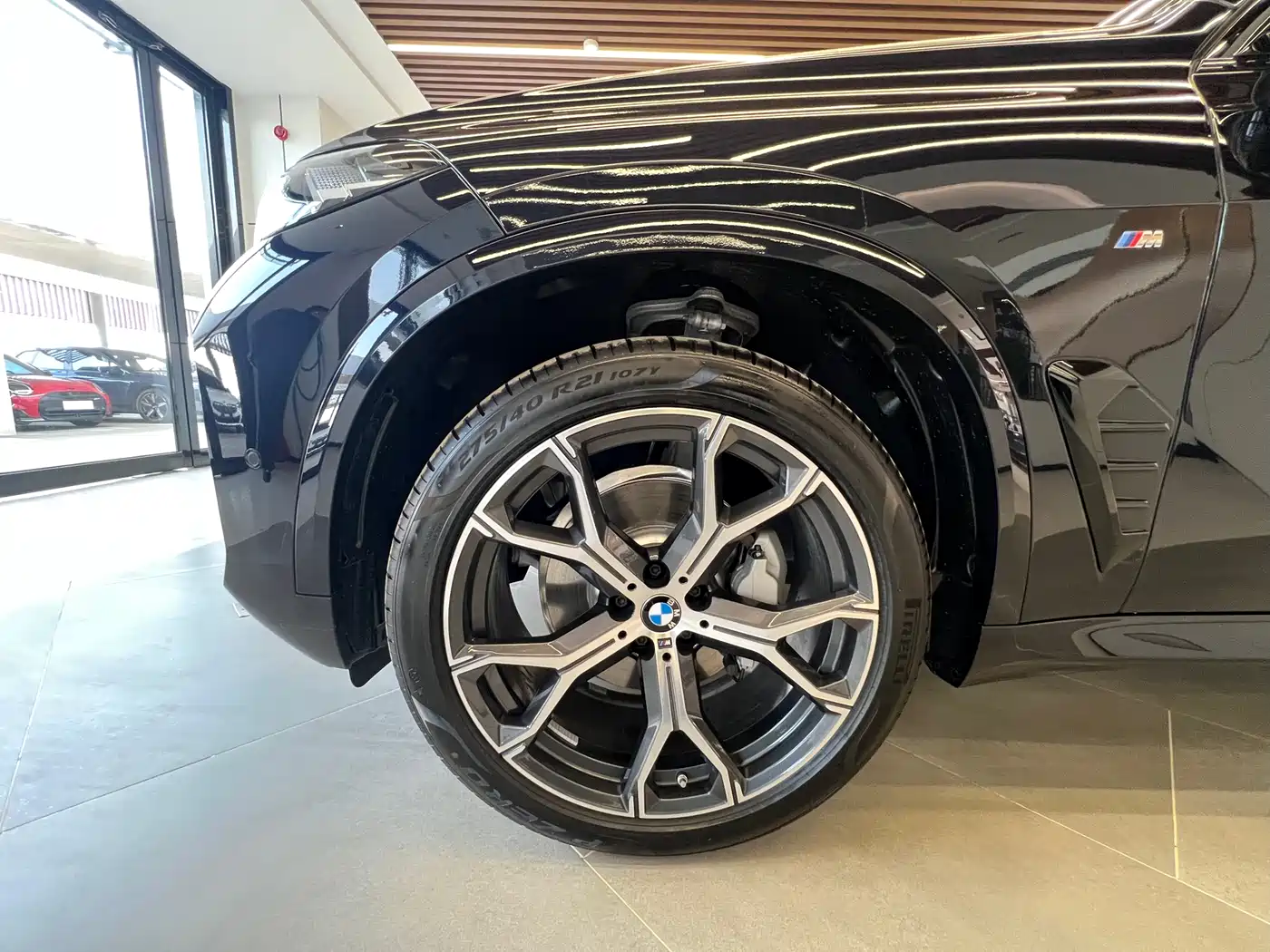 BMW X5 2025 Model xDrive 30Li Exclusive M Sport Blackout Package фото 4