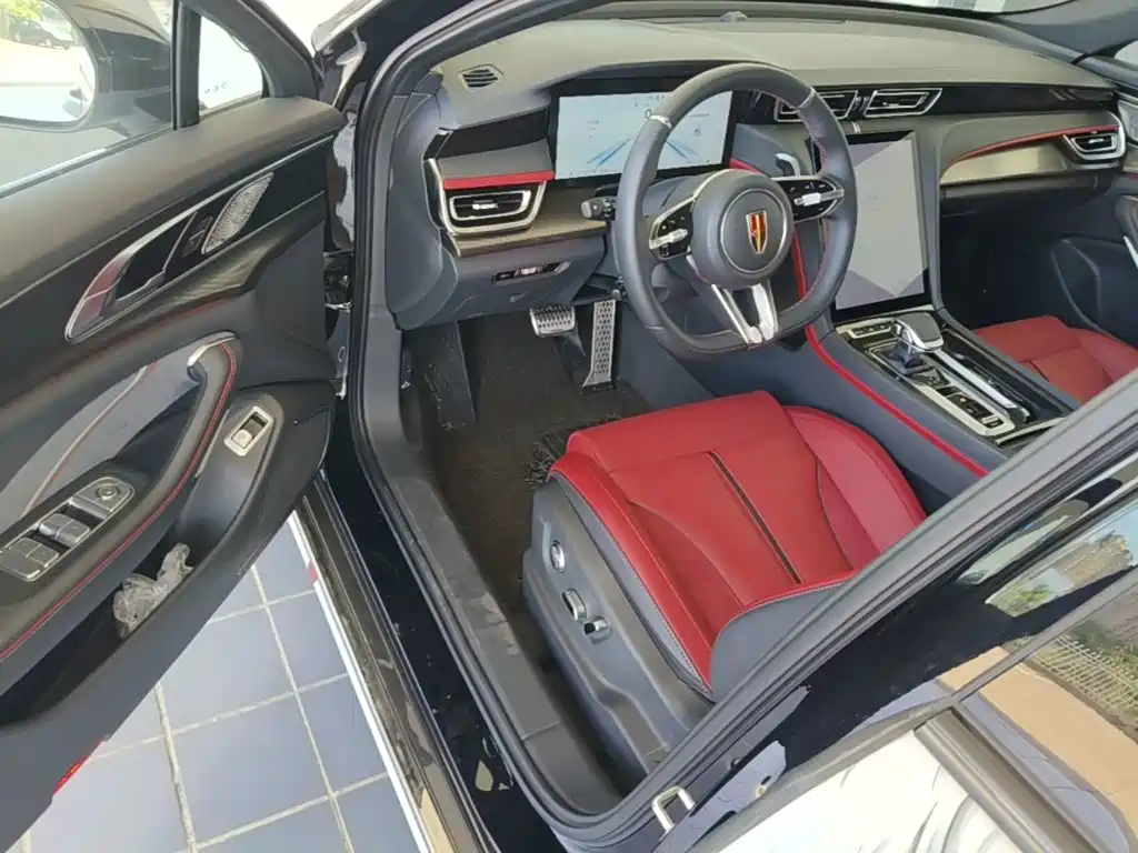 Hongqi H6 2025 2025 Model 2.0T Far-Reaching Edition