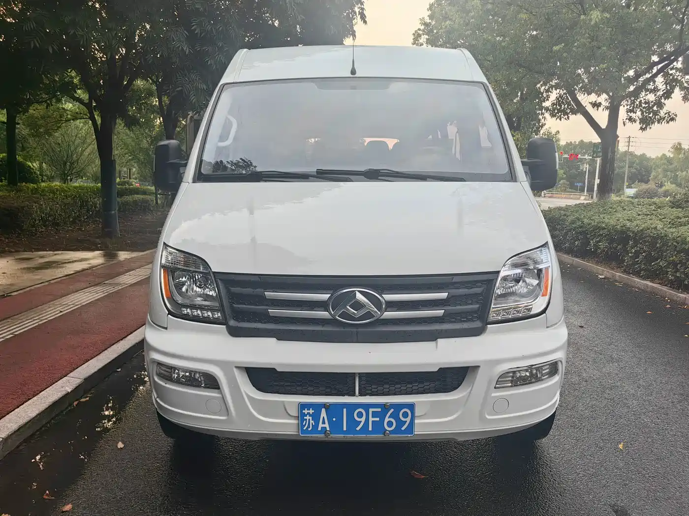 Photo 2 - SAIC Maxus Xintu V80