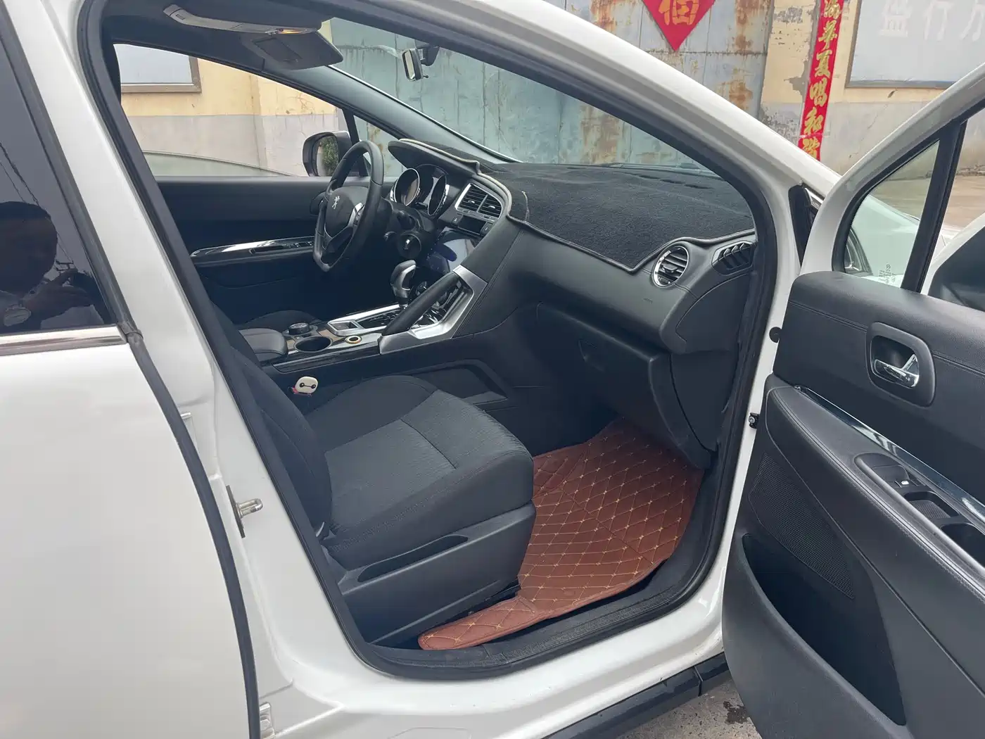 Peugeot 3008 2015 1.6THP Automatic Classic Edition фото 4