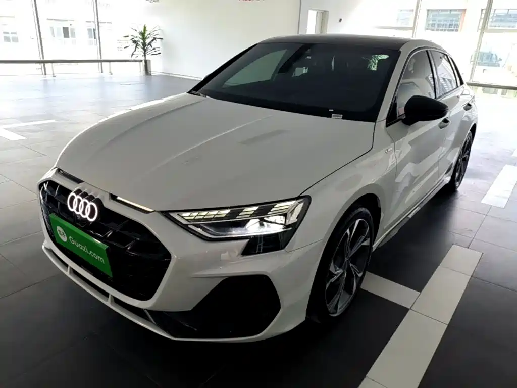 Audi A3 2026 2025 Facelift Sportback 35TFSI Flying Spur Premium