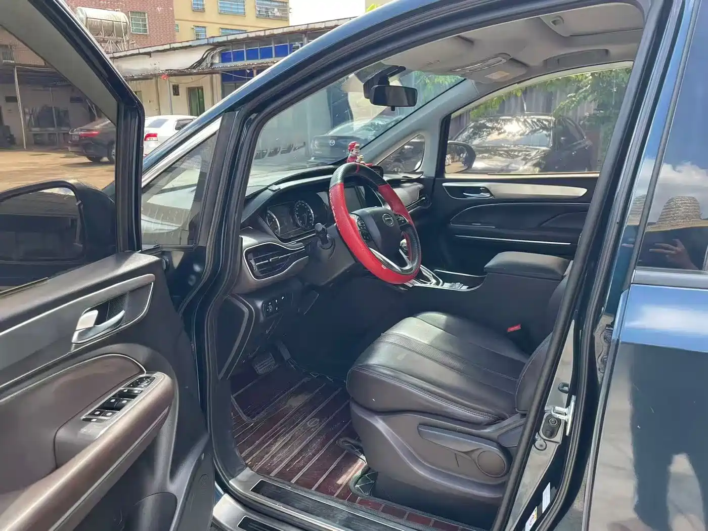 GAC Trumpchi Trumpchi M6 2019 270T Automatic Luxury (7-seater) China V фото 4
