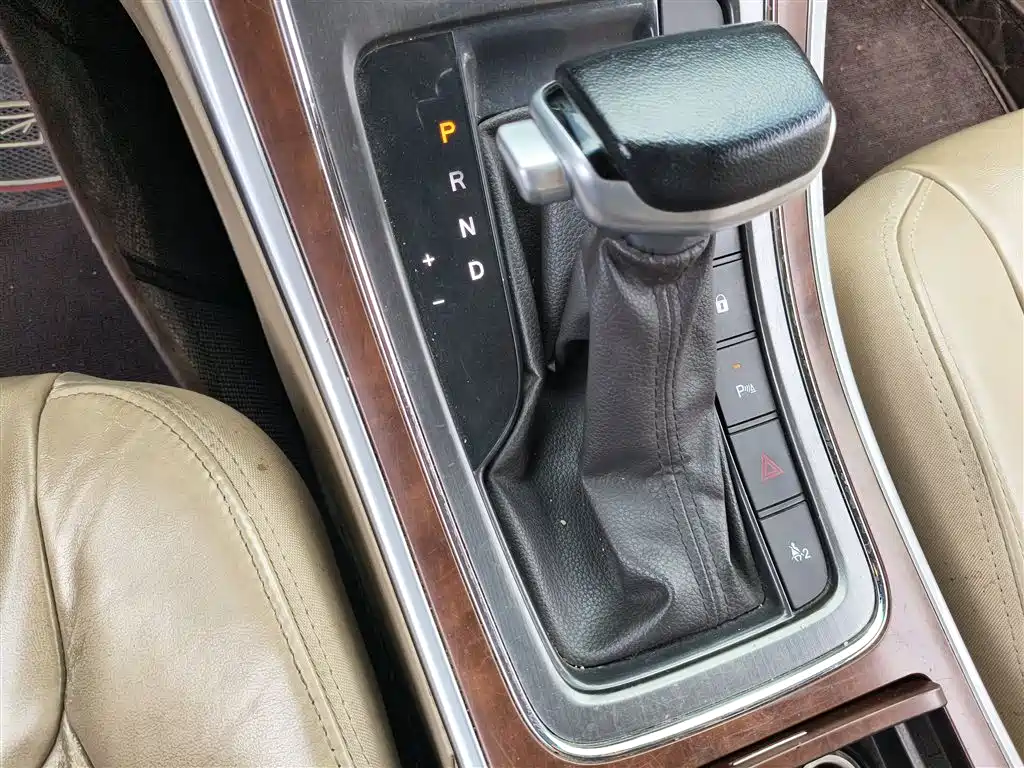 Roewe 950 2015 2015 1.8T Elite Edition