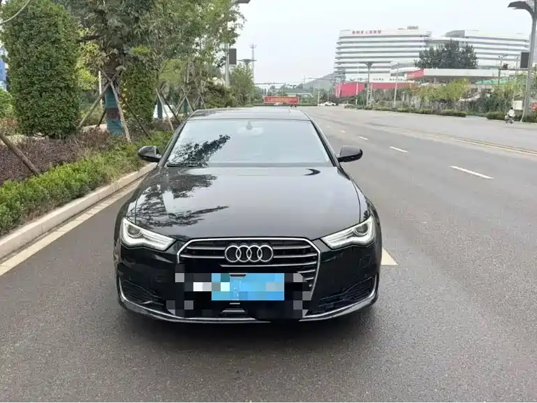 Фото 2 - Audi A6L