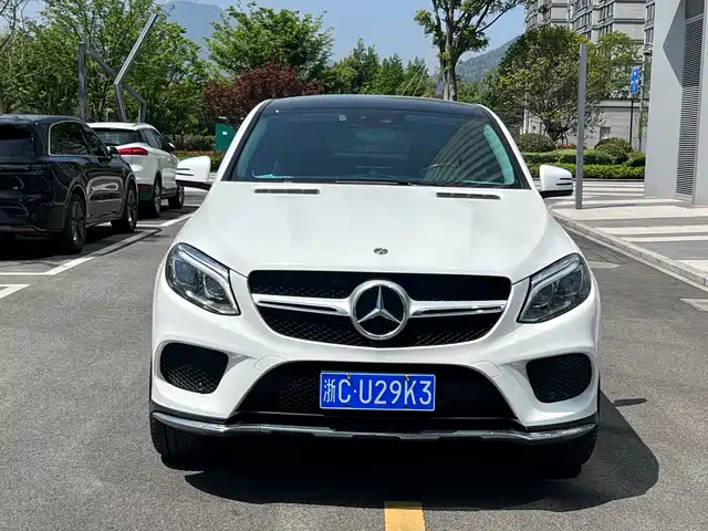 Mercedes-Benz GLE Coupe 2018 GLE 320 4MATIC Coupe SUV — фото 3