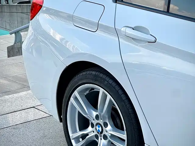 BMW 3 Series 2018 320i M Sport Package — фото 5