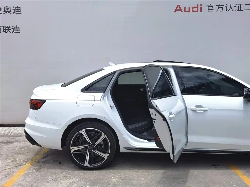 Audi A4L 2024 40 TFSI Luxury Dynamic фото 24