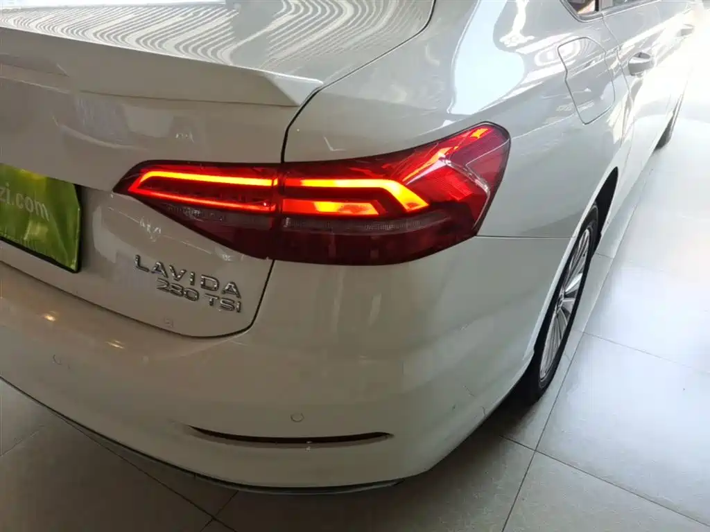 Volkswagen Lavida 2021 280TSI DSG Comfort Edition фото 8