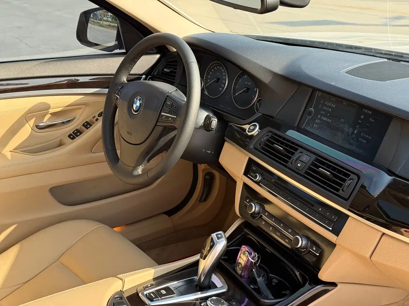 BMW 5 Series 2012 523Li Luxury фото 38
