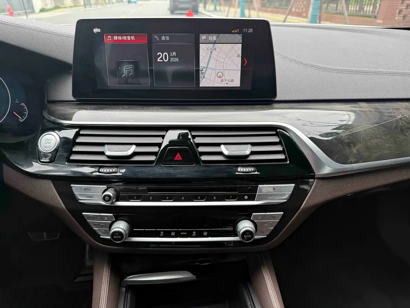 BMW 5 Series 2019 525Li M Sport Package фото 10
