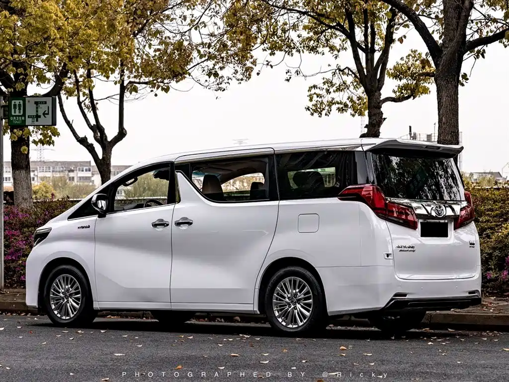 Toyota Alphard 2019 Hybrid 2.5L Premium Edition фото 17