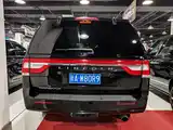 Фото 8 - Lincoln Navigator