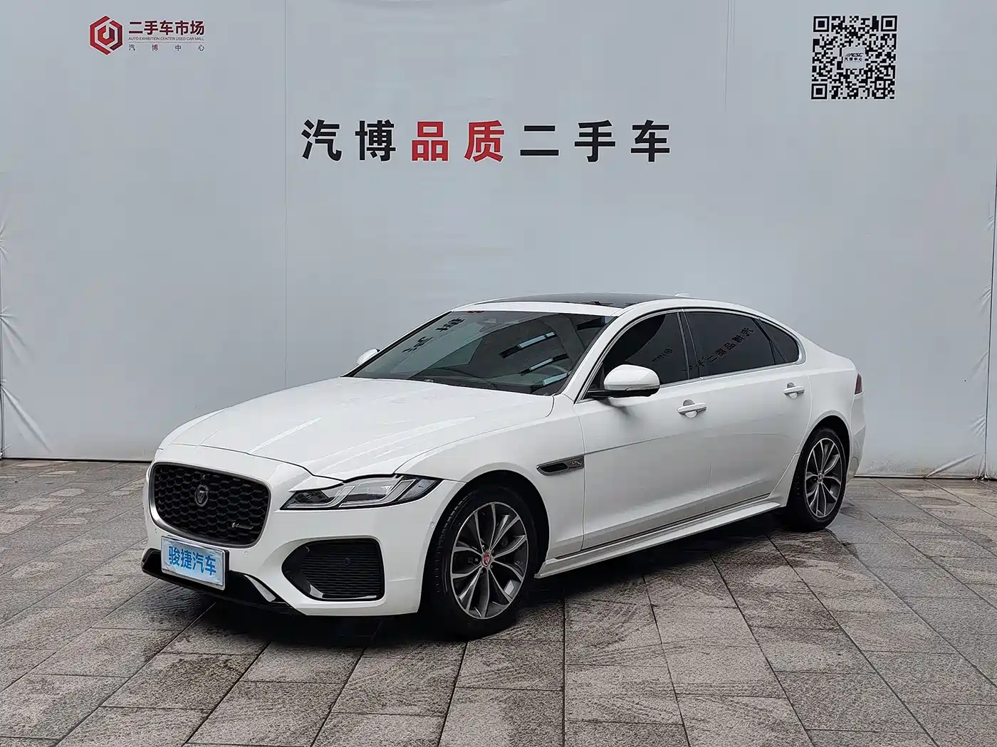 Фото 1 - Jaguar XFL