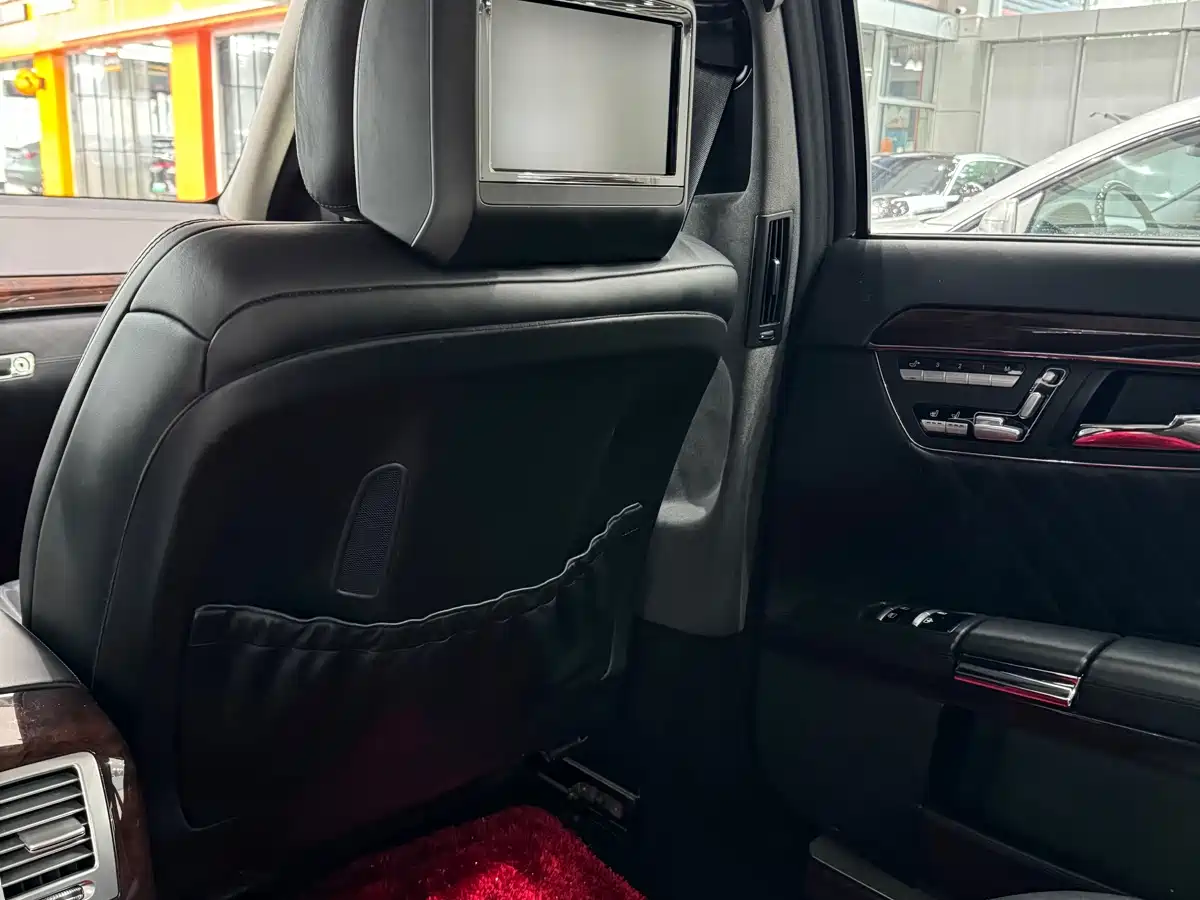 Mercedes-Benz S-Class AMG 2010 AMG S 65 фото 14
