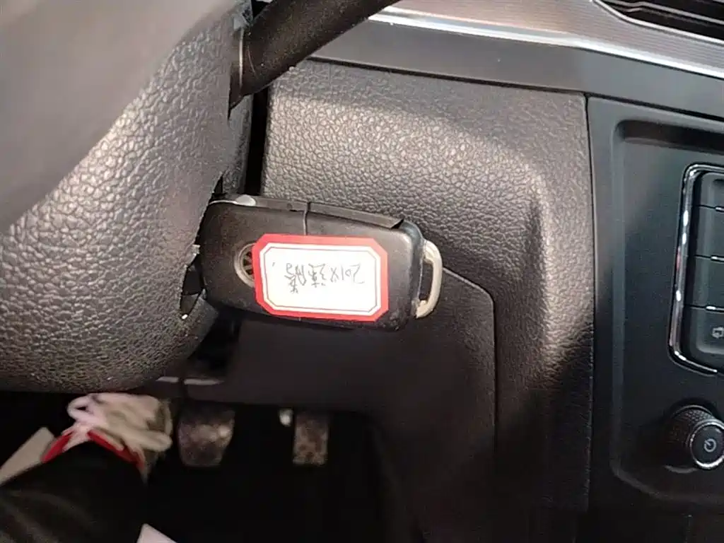 Volkswagen Bora 2018 1.5L Manual Fashion фото 9