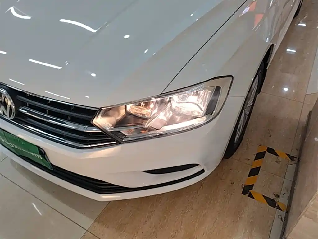 Volkswagen Bora 2018 1.5L Manual Fashion фото 24