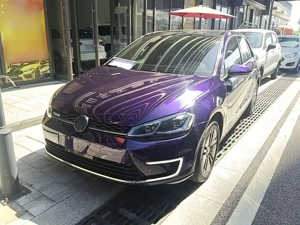 Volkswagen Golf Electric 2020 Chi