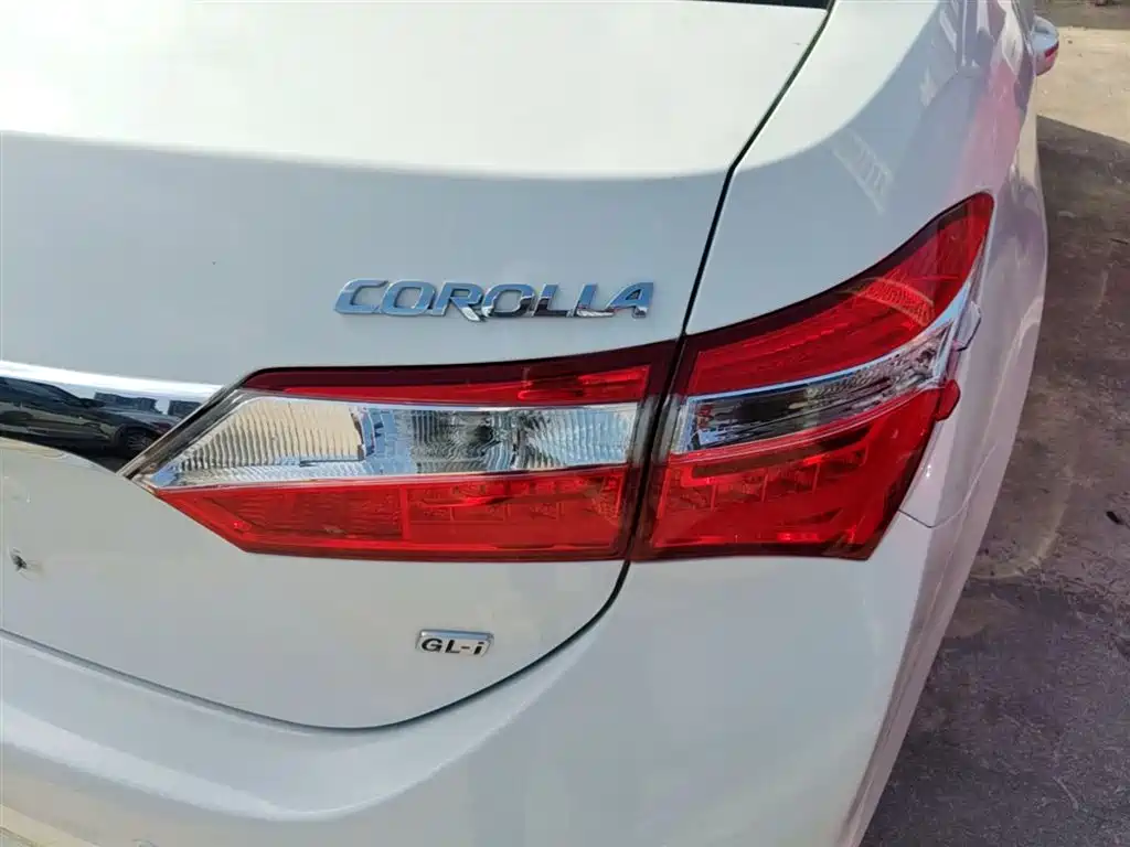Toyota Corolla 2014 1.6L CVT GL-i Leather Edition фото 8