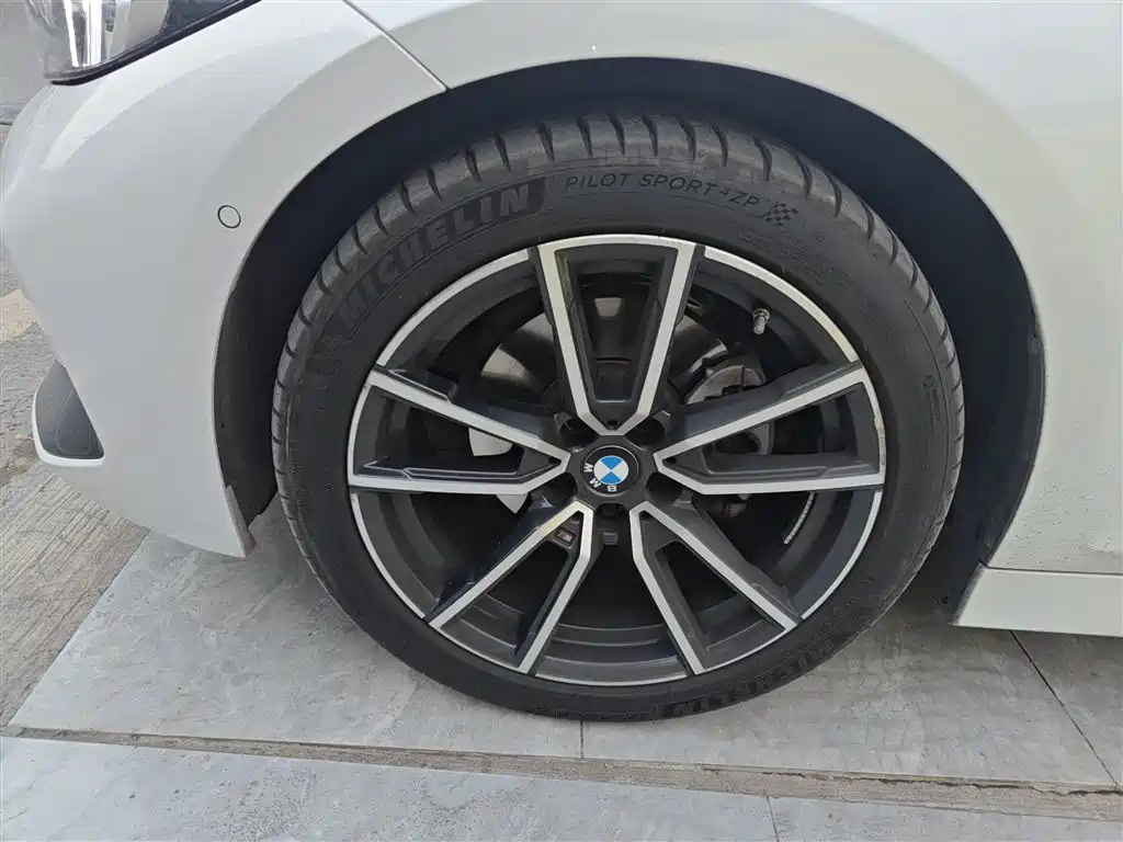 BMW 3 Series 2025 325Li M Sport Package фото 25