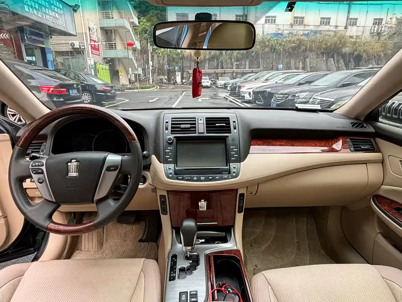 Toyota Crown 2012 2.5L Royal Leather Edition фото 6