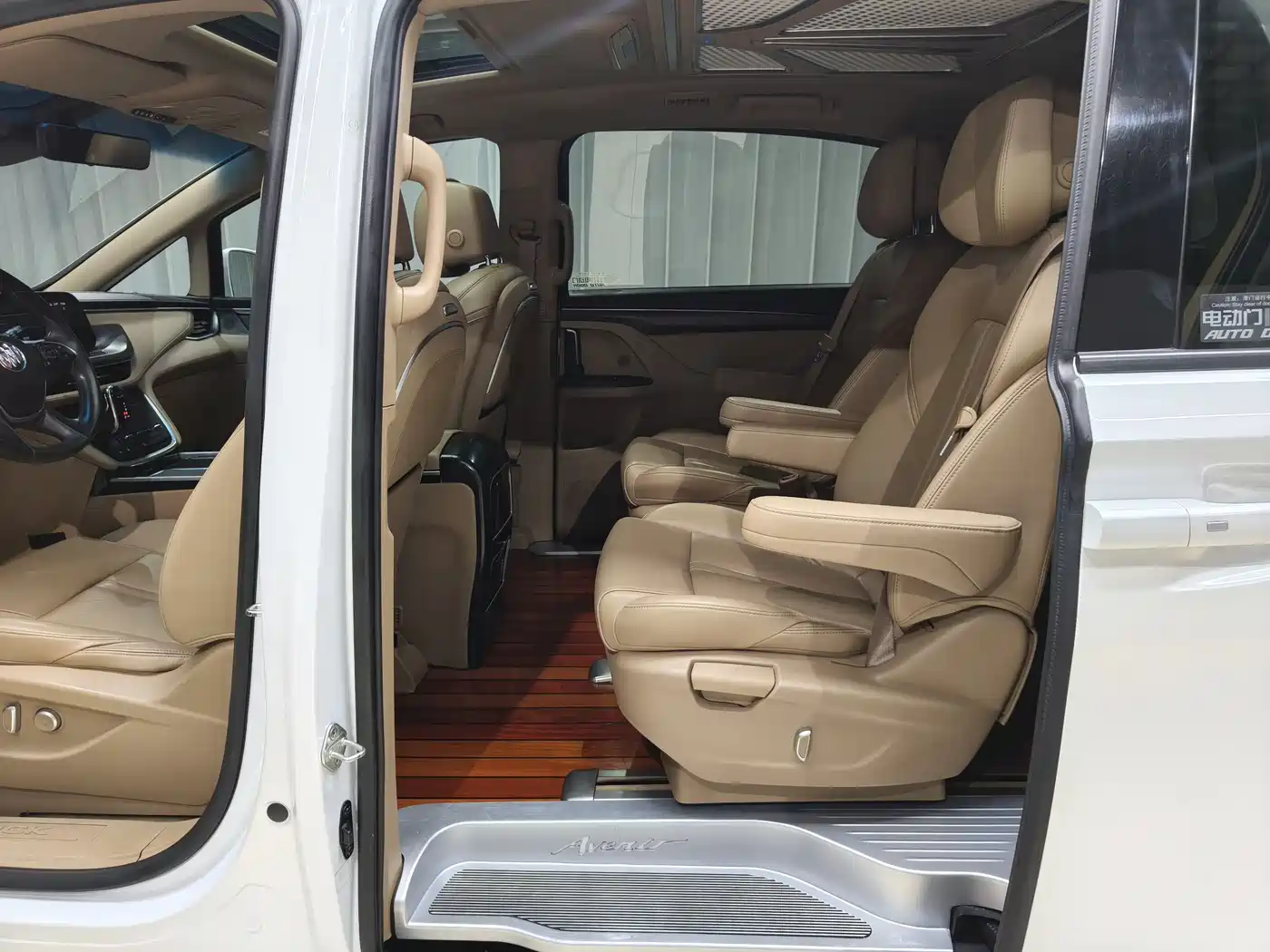 Buick GL8 2021 ES Landlord 653T Premium фото 10