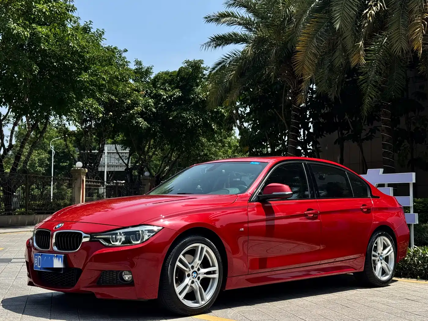 BMW 3 Series 2018 320Li Leading M Sport Package