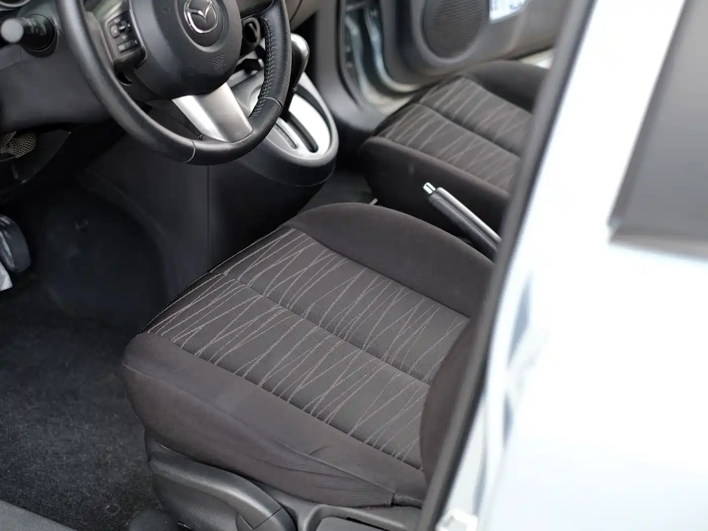 Mazda 2 2011 2011 Xuan Dong 1.5L Auto Luxury Edition