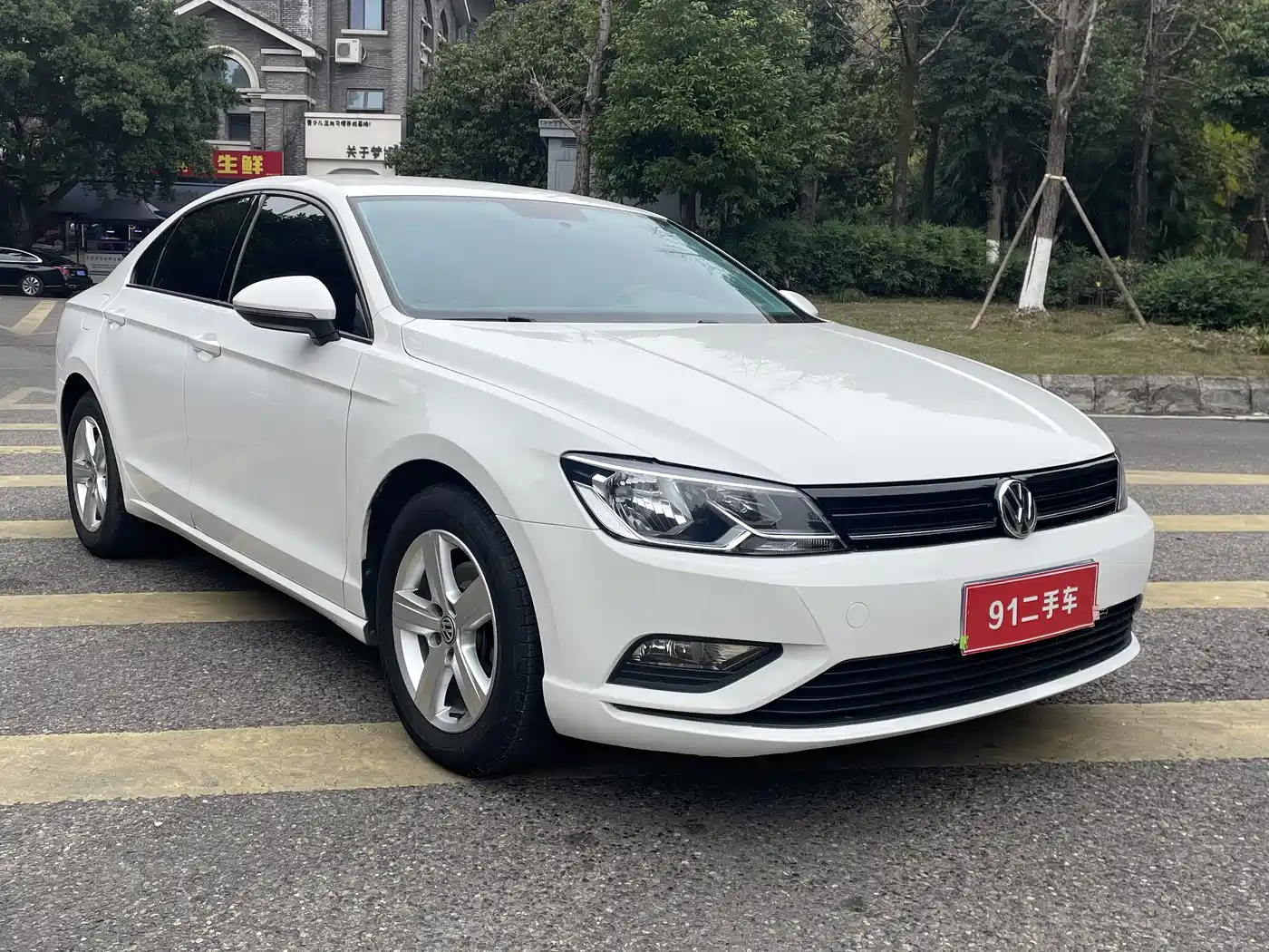 Volkswagen Lamando 2017 230TSI DSG Trend Edition фото 2