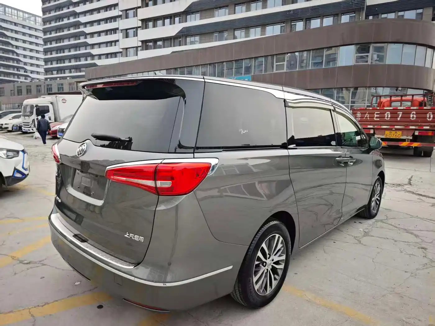 Buick GL8 2017 ES 28T Luxury China V фото 4