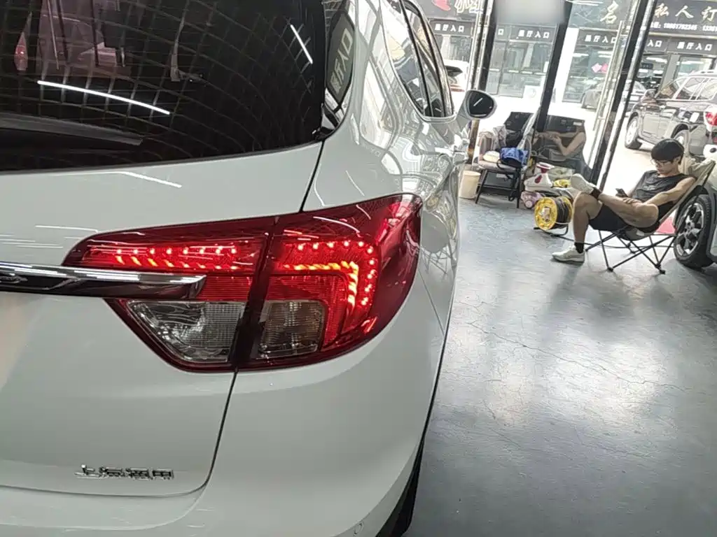 Фото 8 - Buick Envision Plus