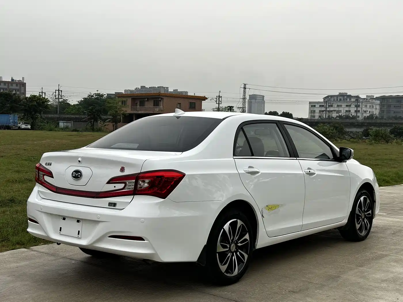 BYD Qin New Energy 2015 1.5T Double Champion Flagship Plus фото 8