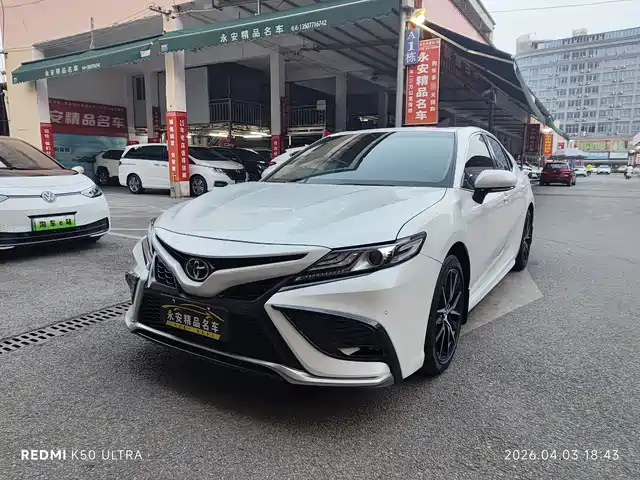 TOYOTA CAMRY