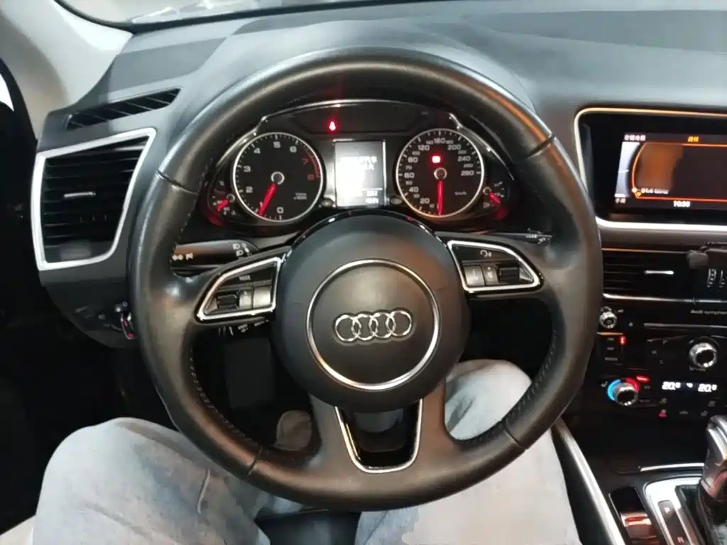 Audi Q5 2018 2017 Plus 40 TFSI Technology