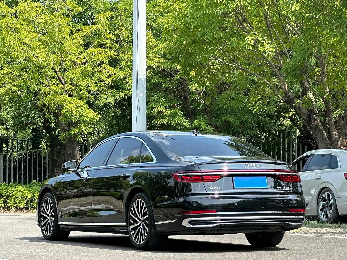 Audi A8 2023 A8L 55 TFSI quattro Flagship фото 6