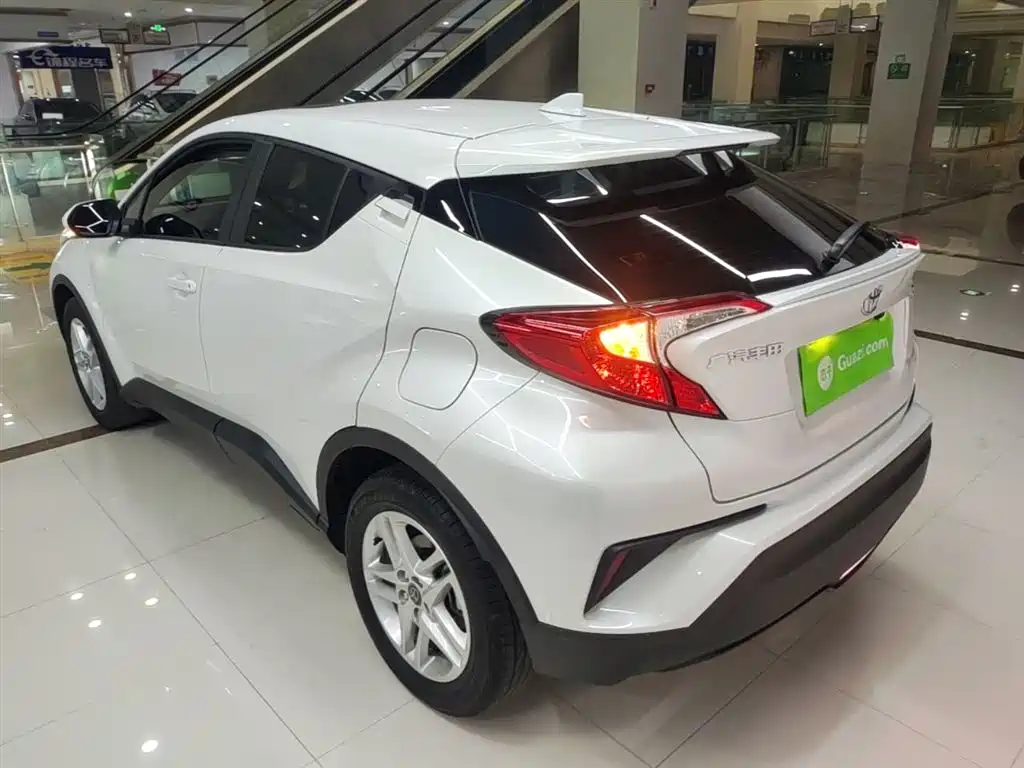 Toyota C-HR 2023 Model 2.0L Comfort Edition фото 5