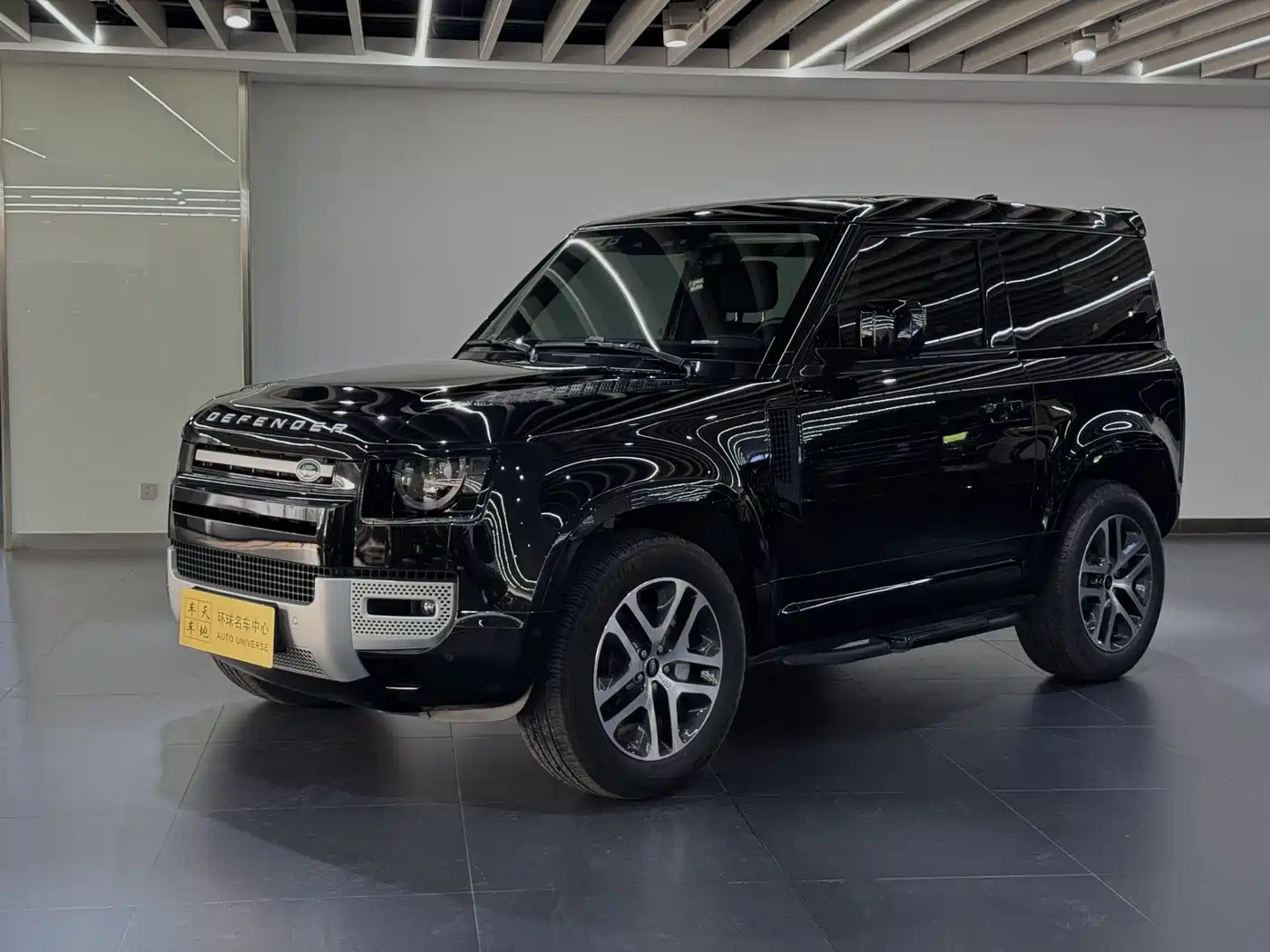 Land Rover Defender 2023 Model 90 3.0T P400 XS фото 2