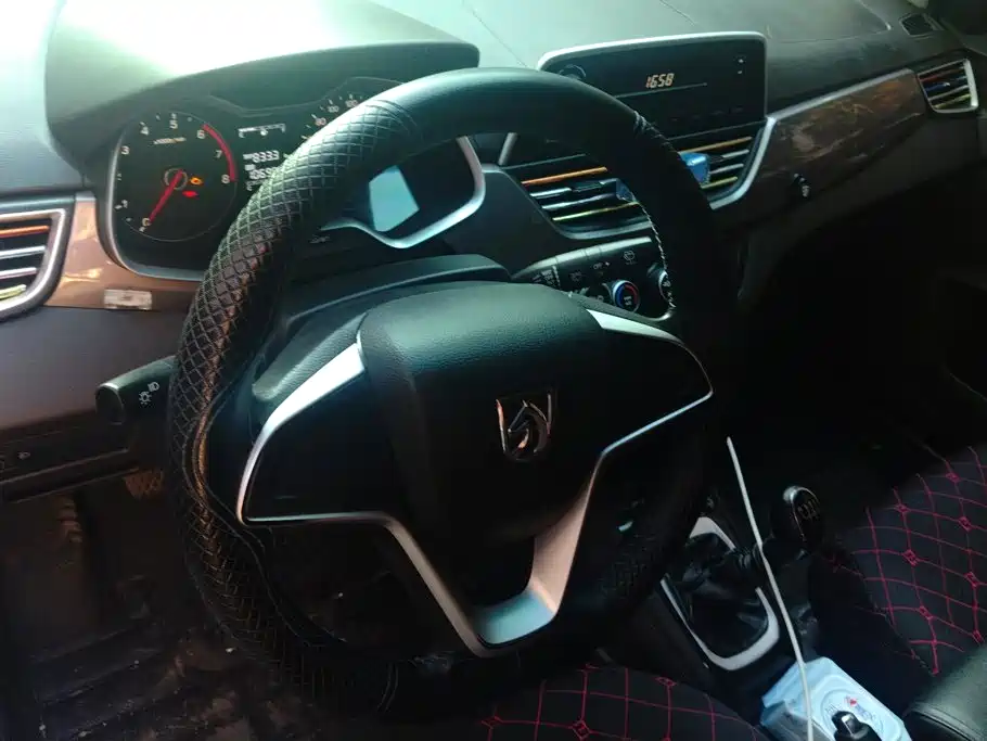 Baojun 310W 2018 2017 1.5L Manual Comfort China VI
