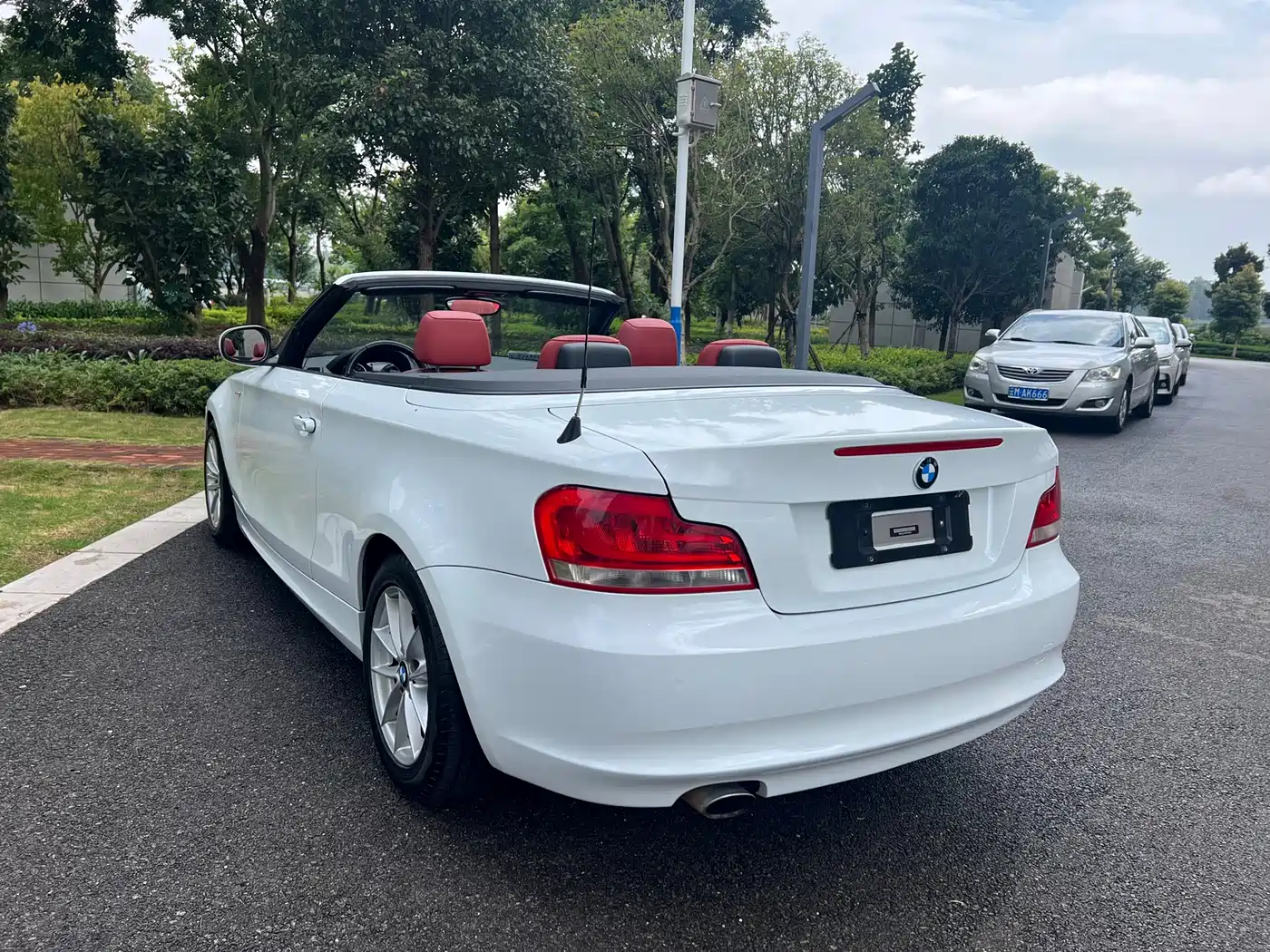 BMW 1 Series (Import) 2011 120i Convertible фото 13