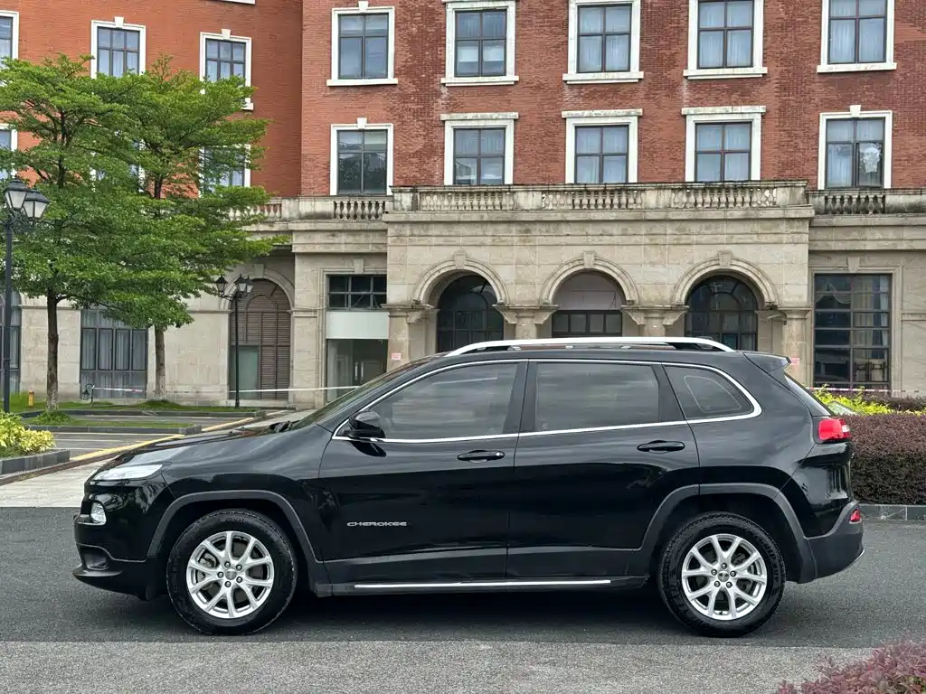 Jeep Cherokee 2018 2017 2.0L Superior Edition