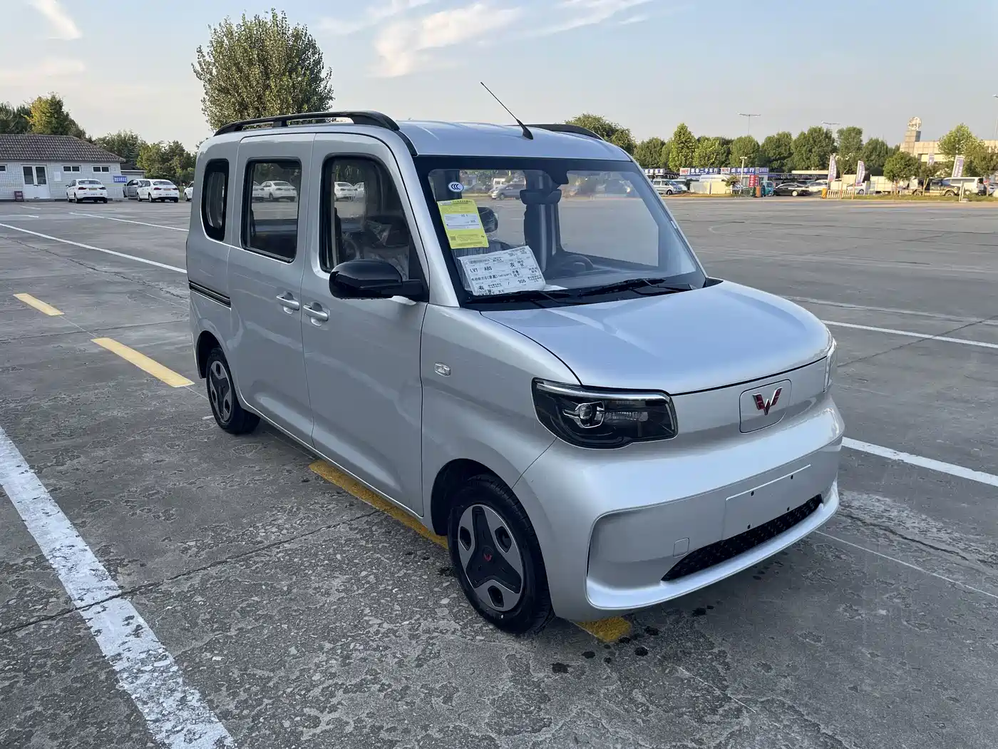 Wuling Motors Wuling Zhiguang NEV 2026 2025 Model 305km Base Version
