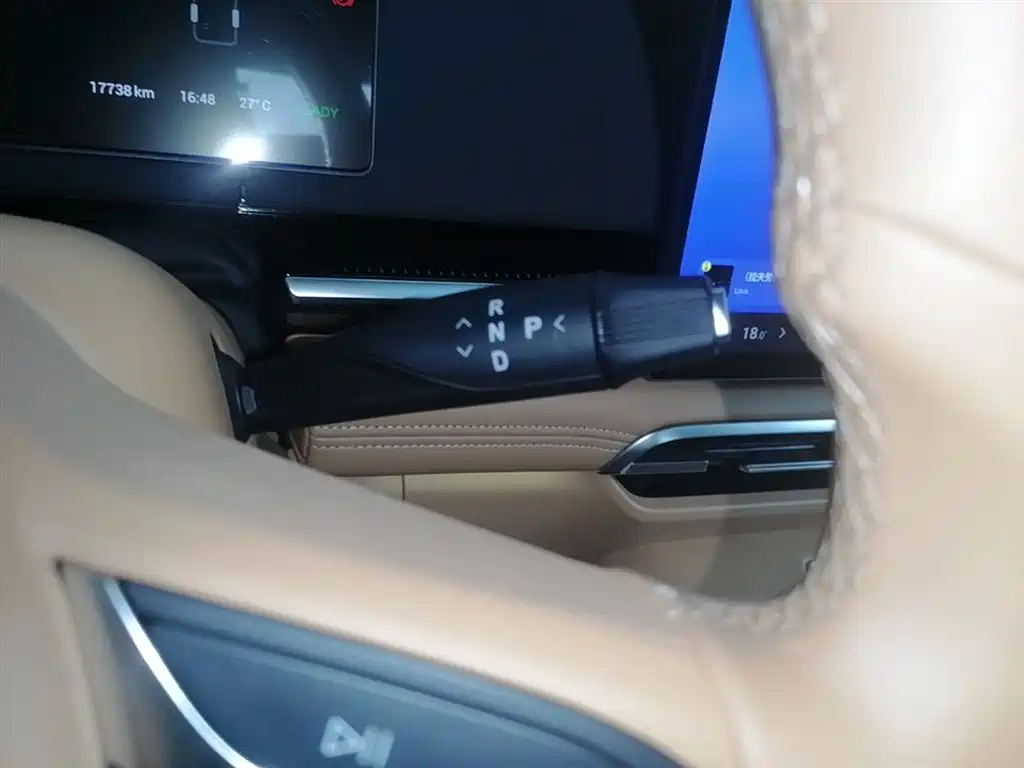 Voyah Auto Voyah Dreamer 2025 PHEV AWD Flagship Kunpeng Edition фото 14
