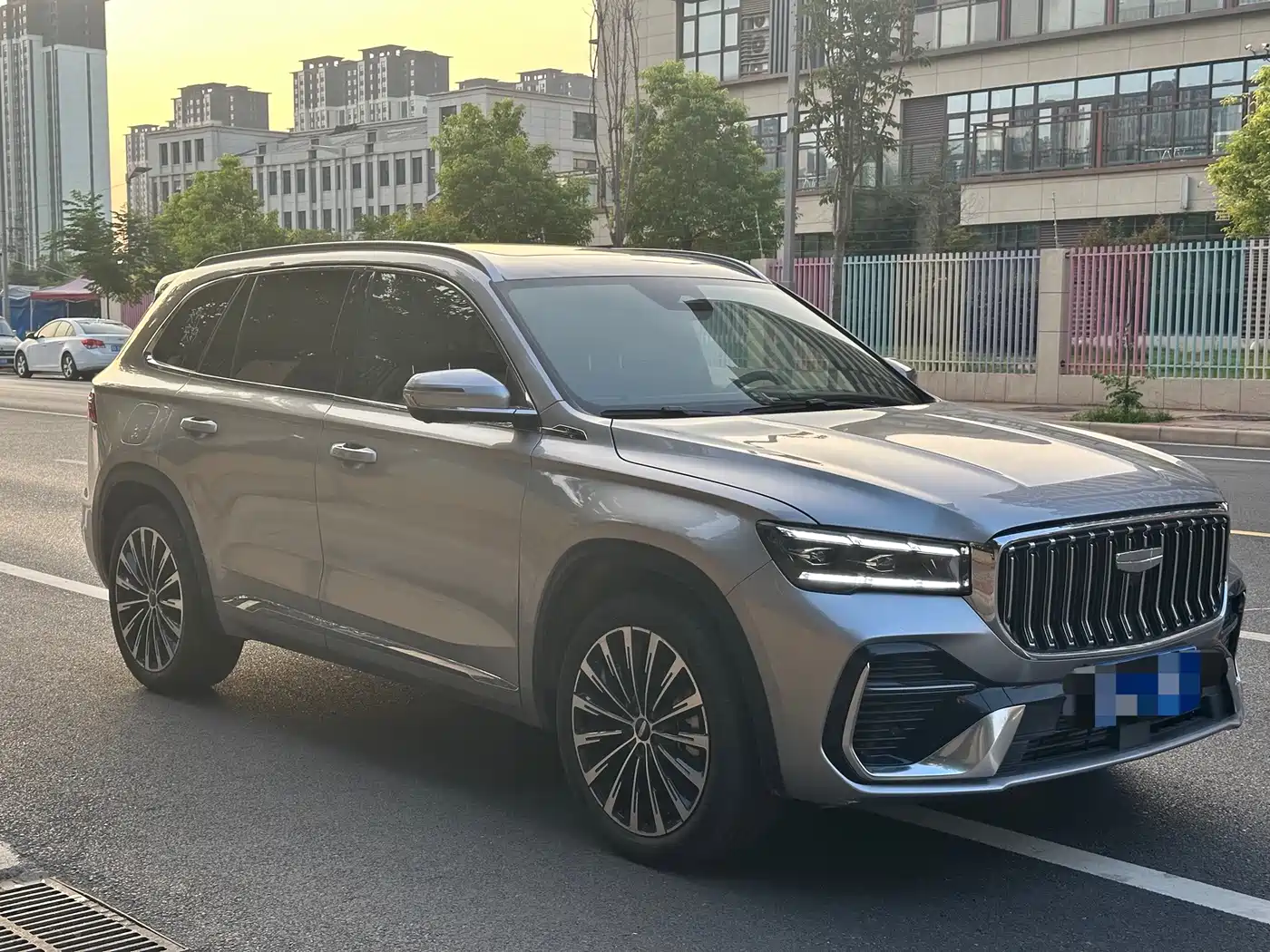 Фото 3 - Geely Xingyue L