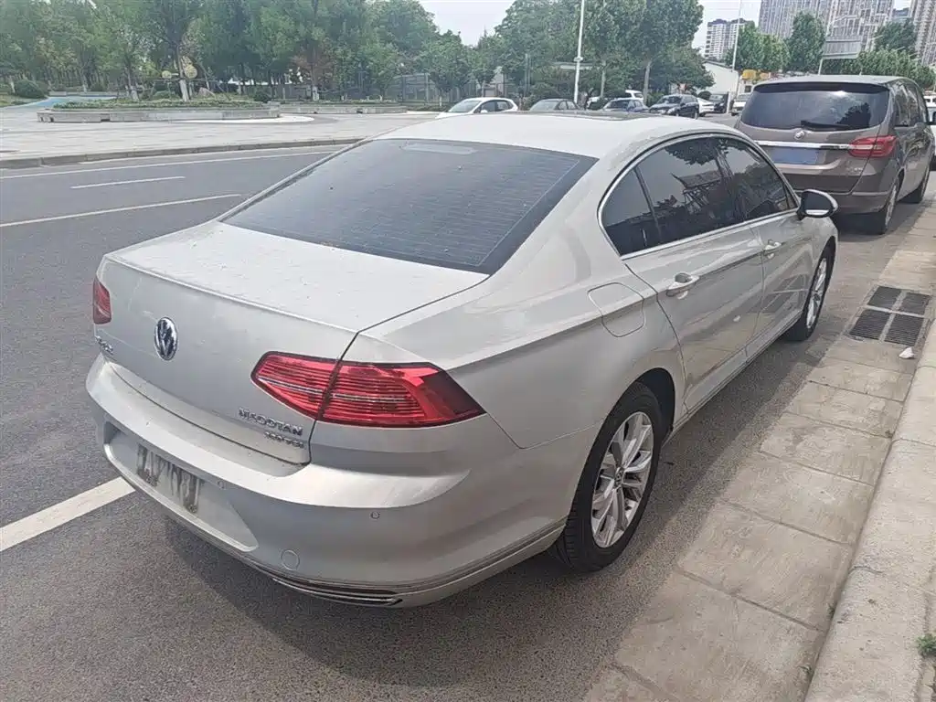 Volkswagen Magotan 2018 Facelift 330TSI DSG Luxury фото 7