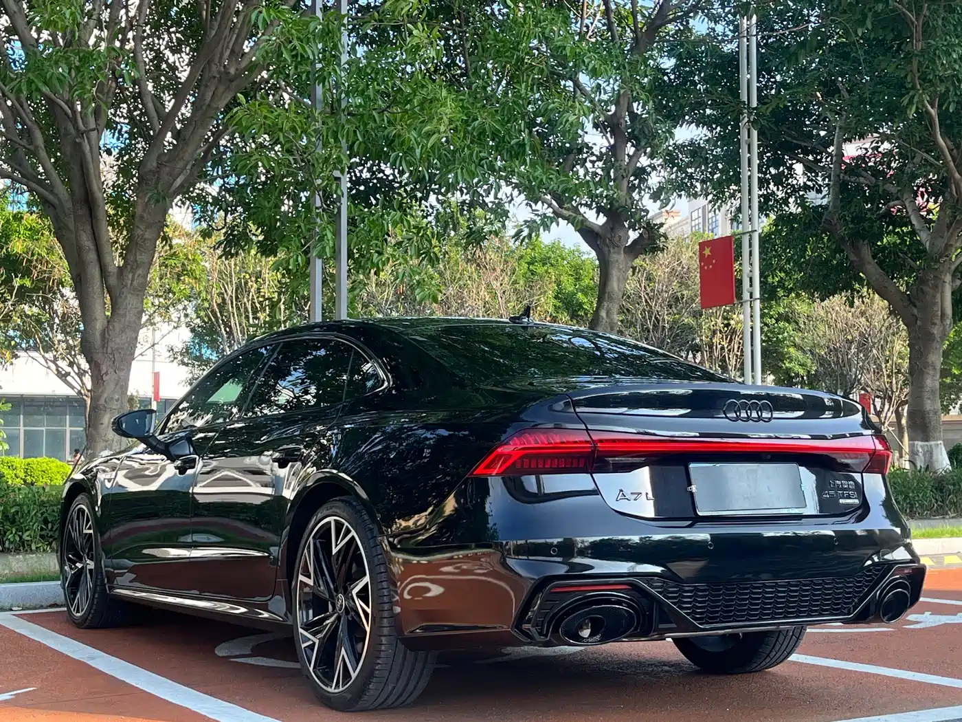Audi A7L 2024 45 TFSI quattro S-line Black Warrior Edition фото 7