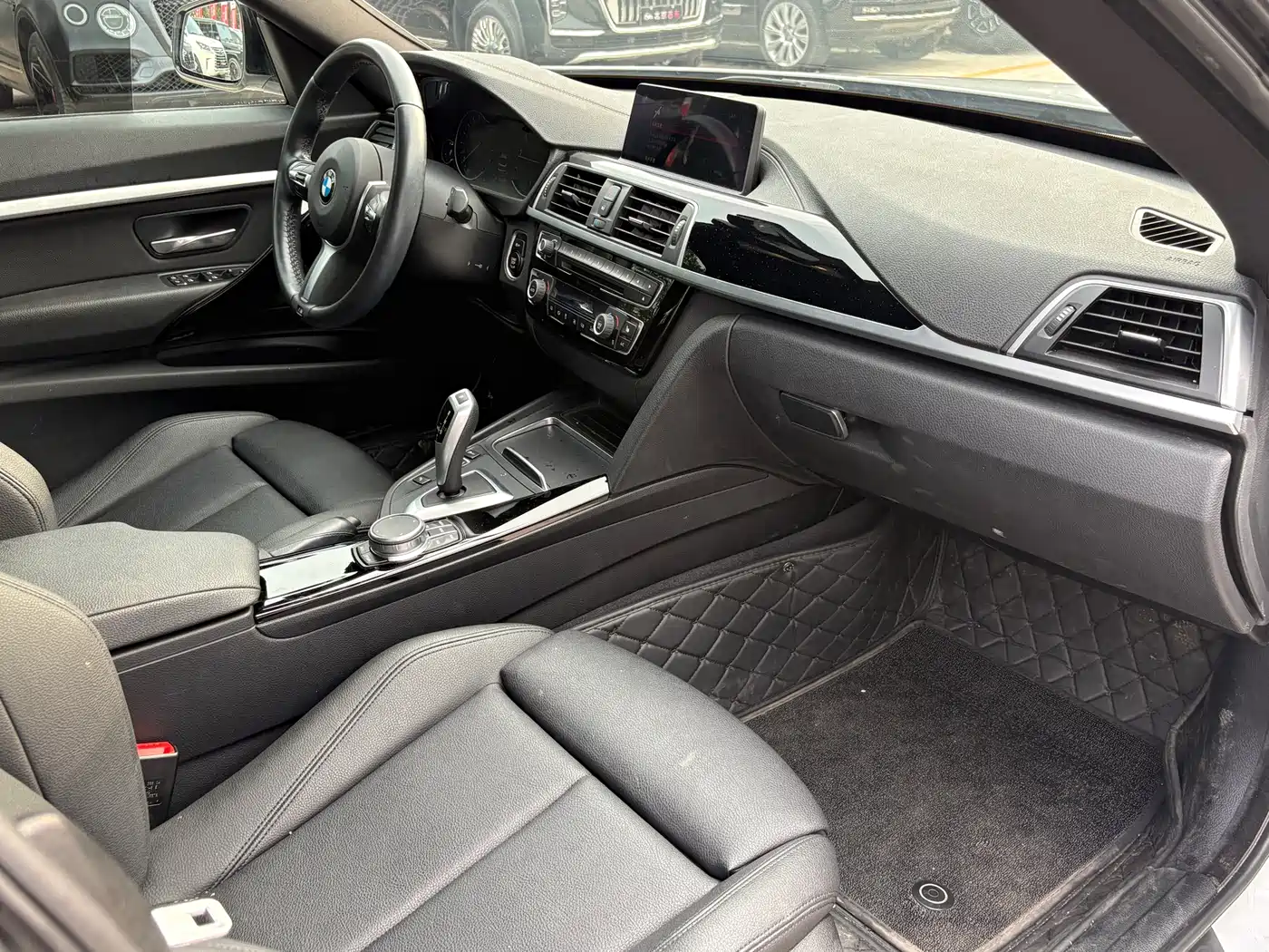 BMW 3 Series GT 2020 320i M Sport Package фото 14