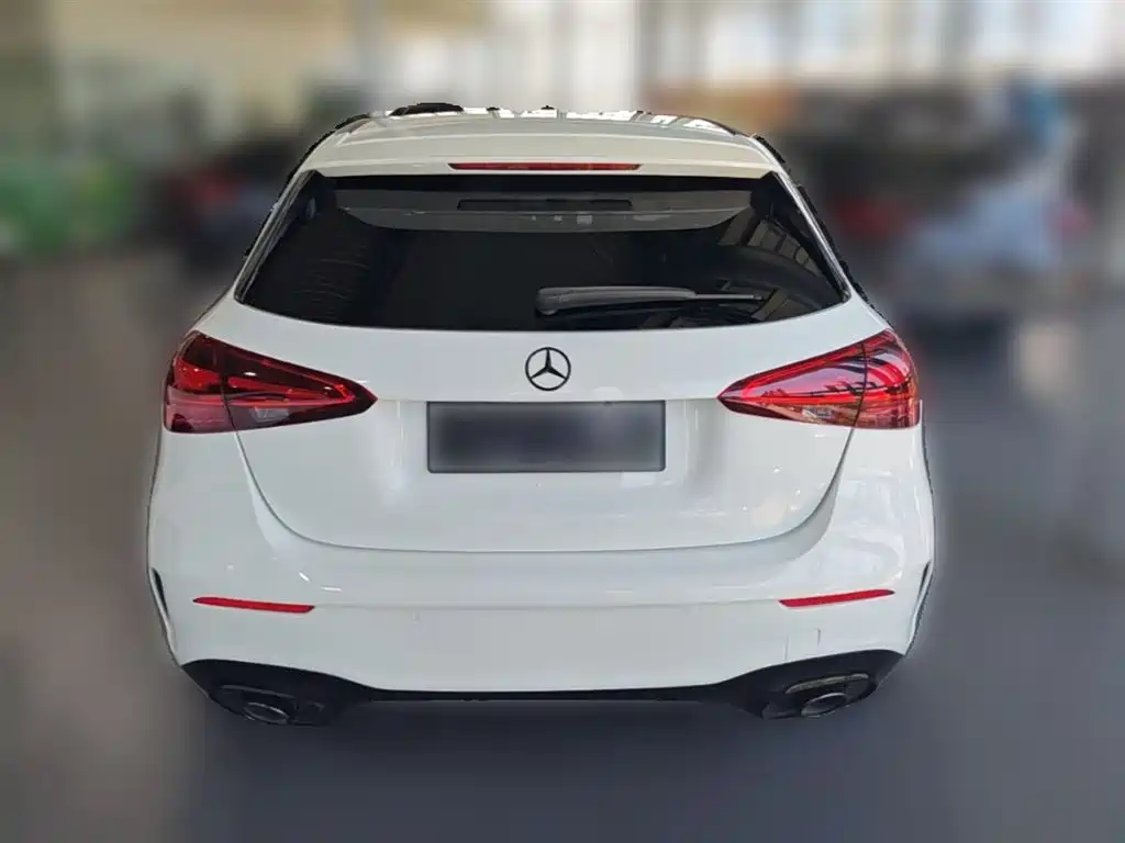 Mercedes-Benz A-Class AMG (Import) 2024 AMG A 35 4MATIC фото 10