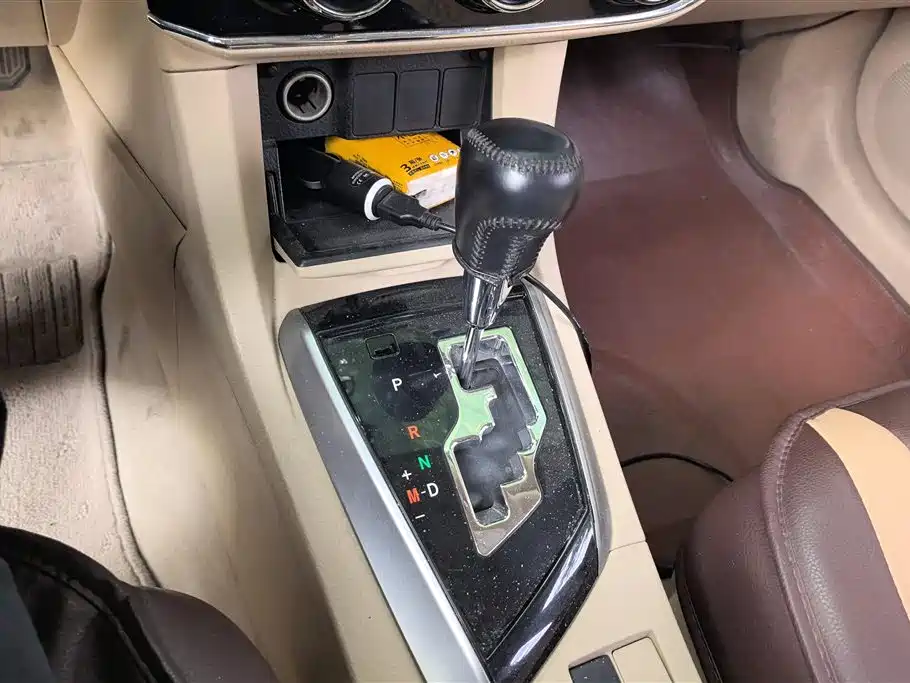 Toyota Corolla 2014 1.6L CVT GL фото 16