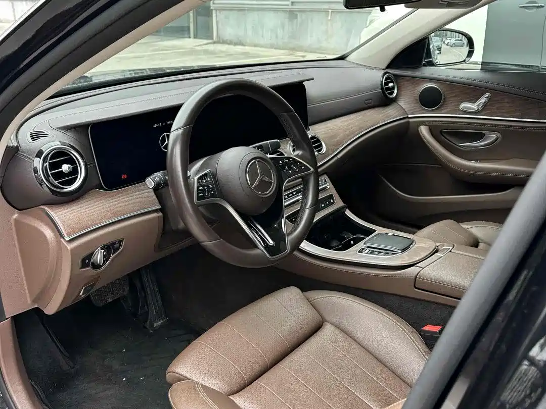 Mercedes-Benz E-Class 2023 E 260 L фото 4