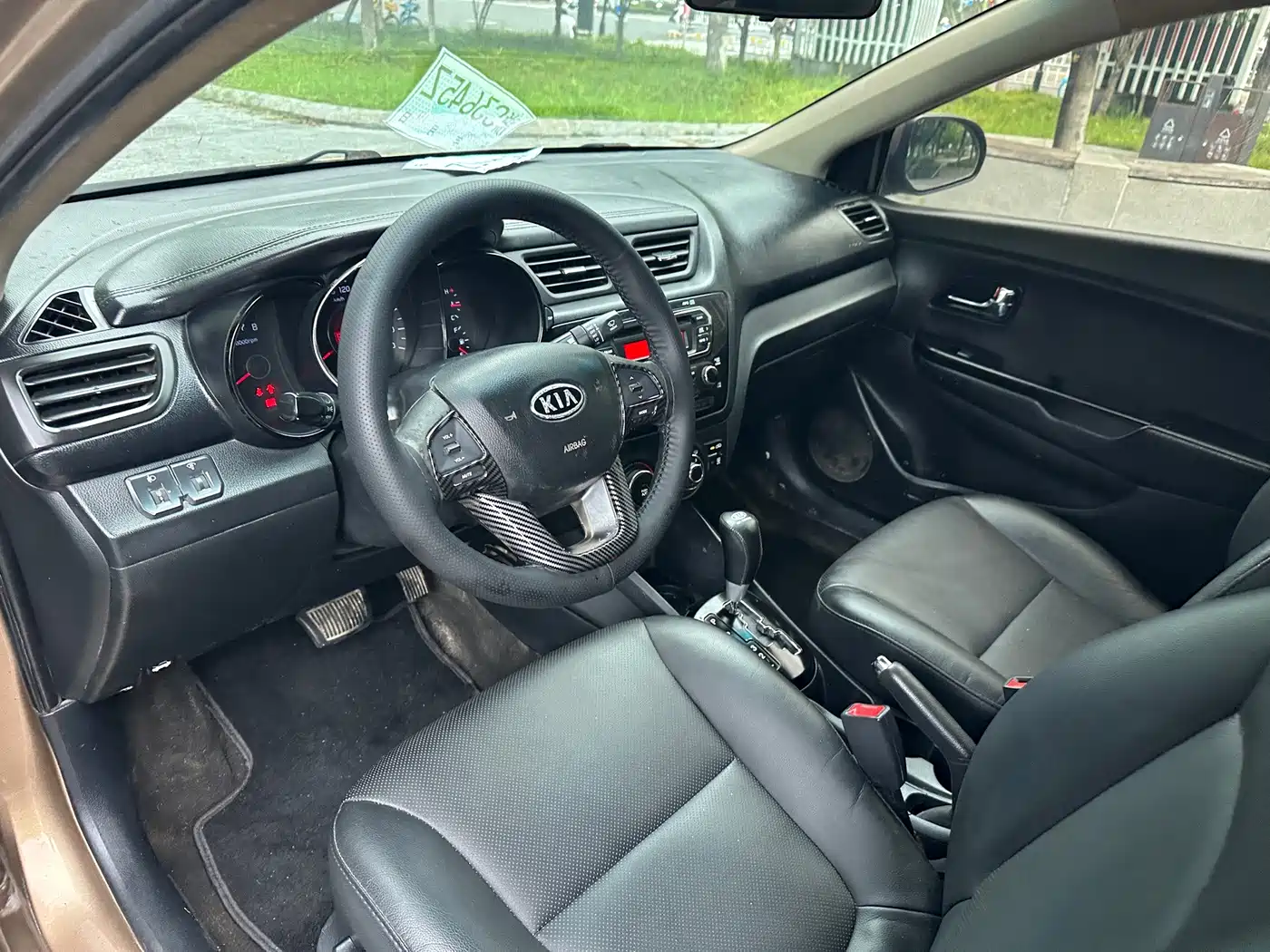 Kia K2 2012 2012 Sedan 1.6L AT Premium ECO Commemorative Edition